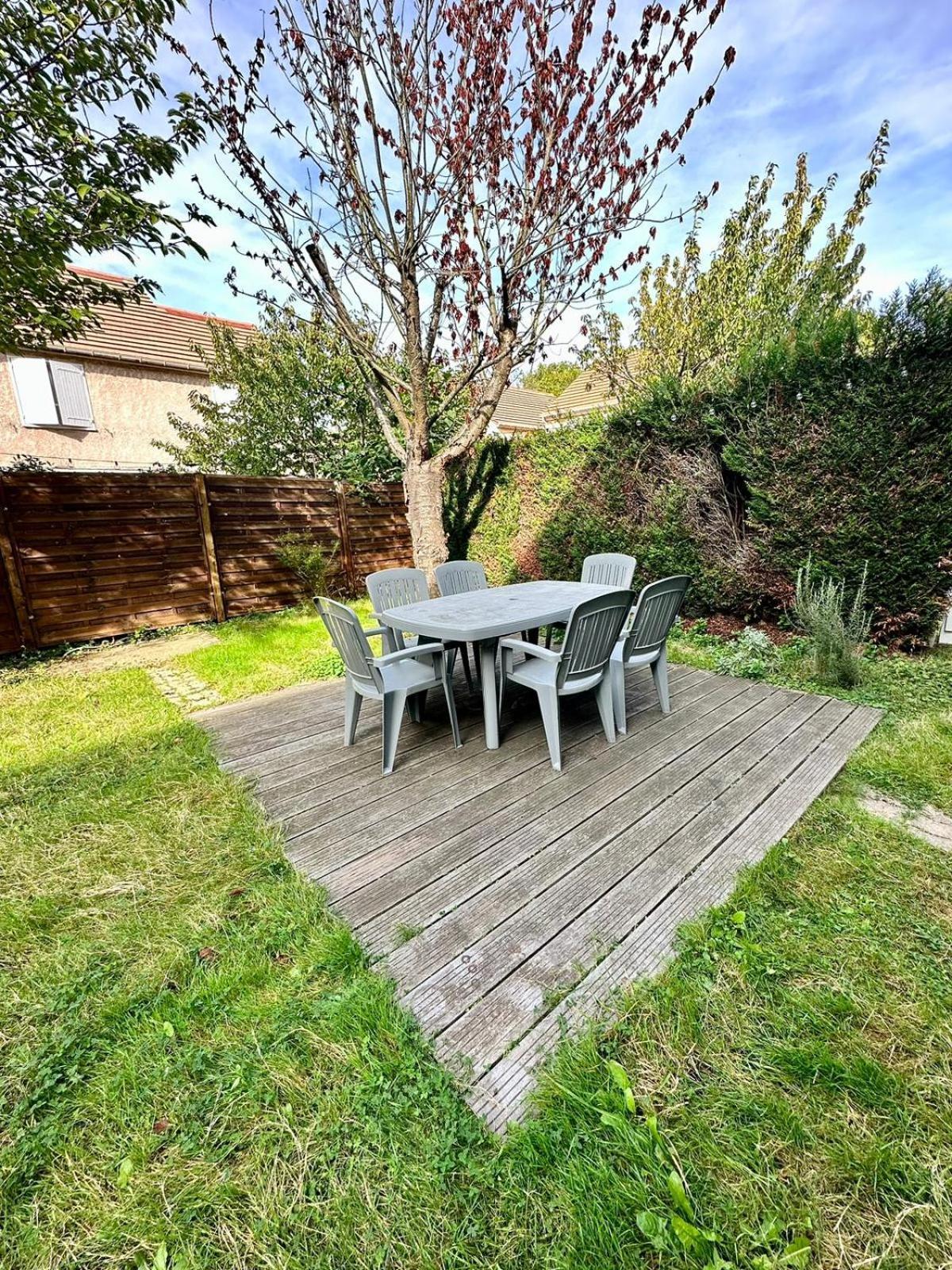 Appartement Calme Avec Jardin Proche De Paris Evry-Gregy-sur-Yerre Exterior photo
