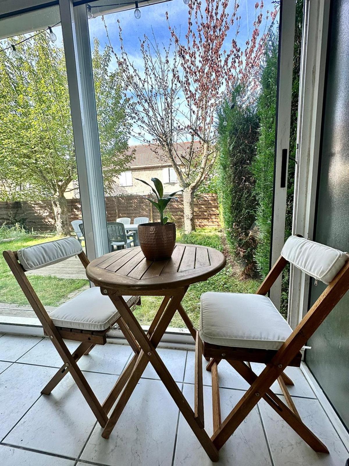 Appartement Calme Avec Jardin Proche De Paris Evry-Gregy-sur-Yerre Exterior photo
