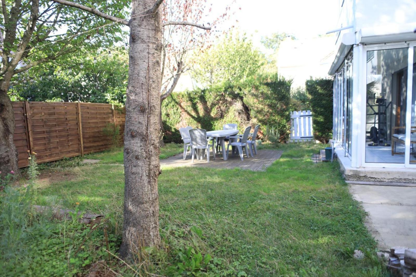 Appartement Calme Avec Jardin Proche De Paris Evry-Gregy-sur-Yerre Exterior photo